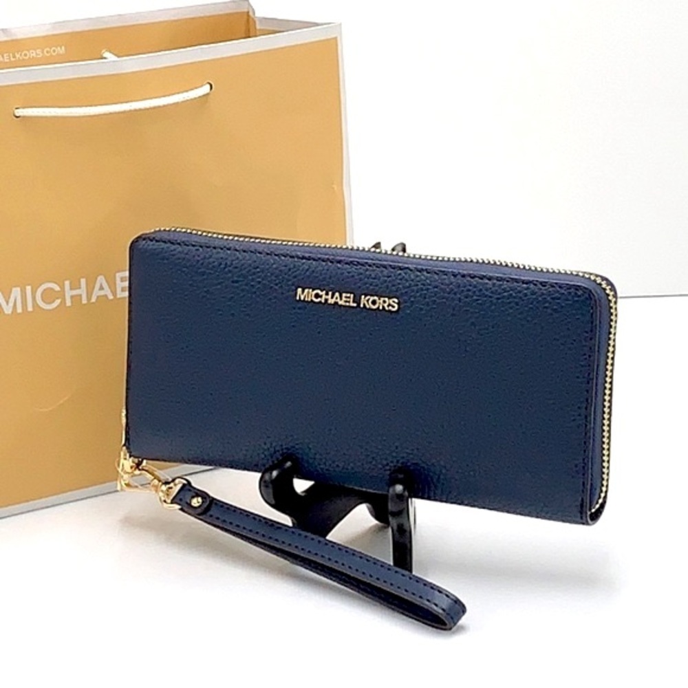 MICHAEL KORS Large Travel Continental
Leather WALLET WRISTLET
NAVY COLOR